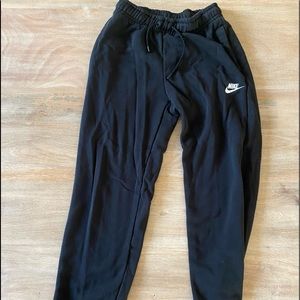 NIKE BLACK SWEATPANTS